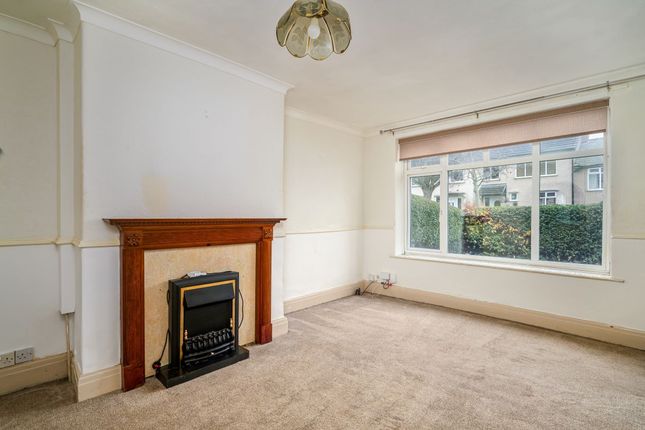 5 Threshfield Crescent, Birkenshaw photo 2