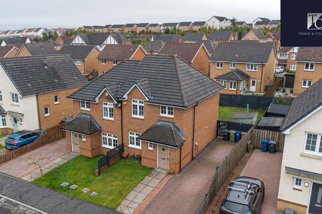 3-bed semi-detached on 10, Lion Mews, Kirkintilloch, £270,000
