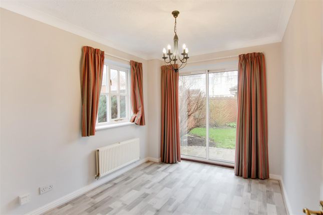 40, Pangdene Close, Burgess Hill photo 3