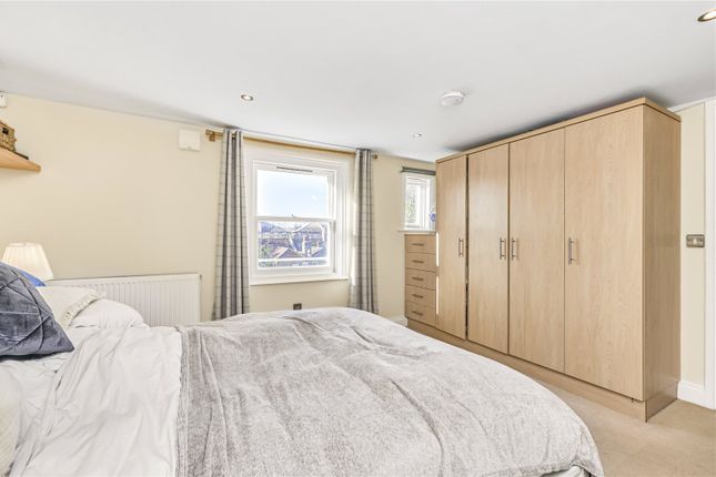 Flat 5, 7, Balham Grove, London photo 4