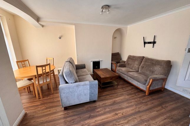 17, St Hildas Mount, Leeds photo 3