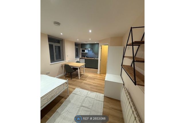 Flat  A Far Gosford St, Coventry photo 2
