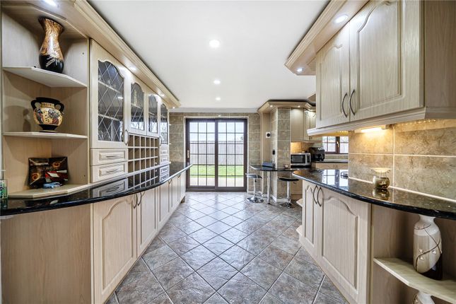 2, Knighton Way Lane, Uxbridge photo 3