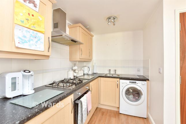 136, Edward Vinson Drive, Faversham photo 3