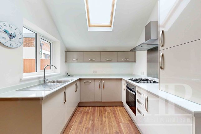 12d Springfield Road, Crawley photo 4