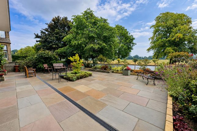 12, Stray Court, Princes Villa Road, HARROGATE photo 2