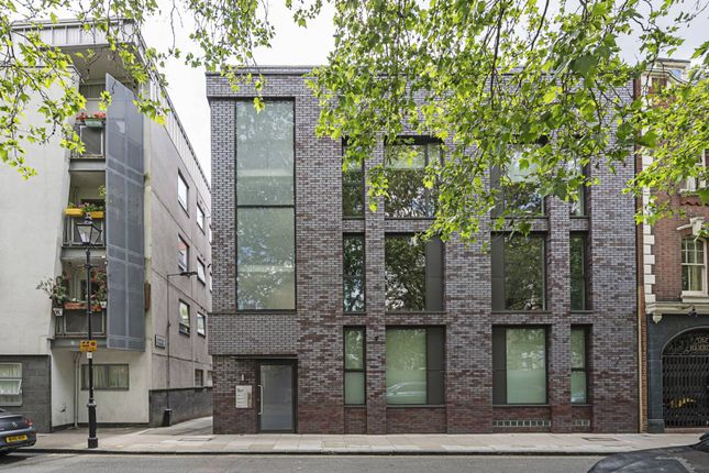 Thumbnail Flat to rent in Compton Street, Clerkenwell, London