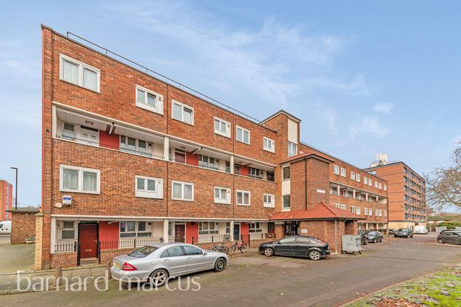 Flat for sale in Kender Street, London