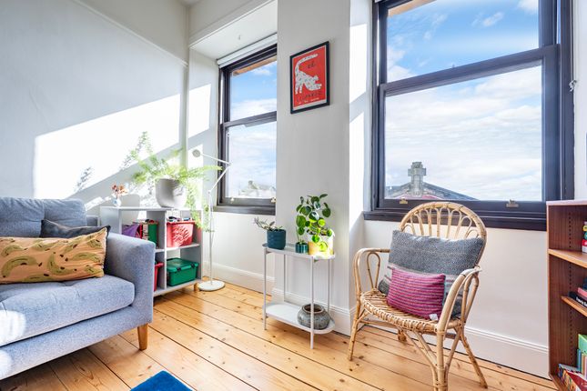 Flat 3/1, 16 Whitevale Street, Dennistoun, Glasgow photo 4