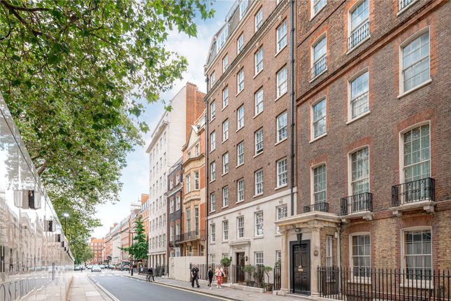 Flat 3, 46, Upper Grosvenor Street, London photo 2
