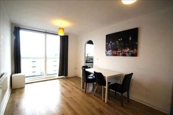 66, Hamlyn House, Feltham photo 3