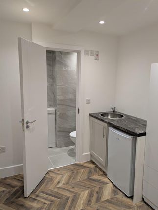 Flat 2 & 3 137 Sullivan Way, Borehamwood photo 4