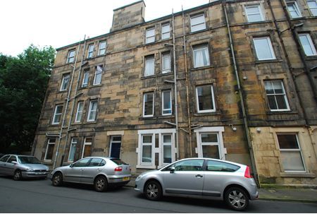 Thumbnail Flat to rent in Waverley Park, Abbeyhill, Edinburgh