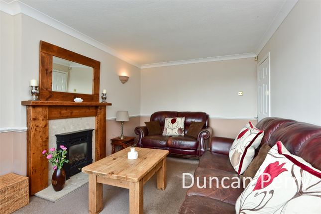 8, Penshurst Road, Potters Bar photo 3