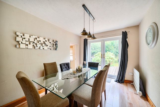 37, Bodiam Drive, Swindon photo 4