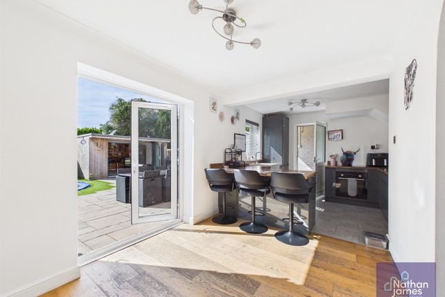 62, Park Road, Caldicot photo 4