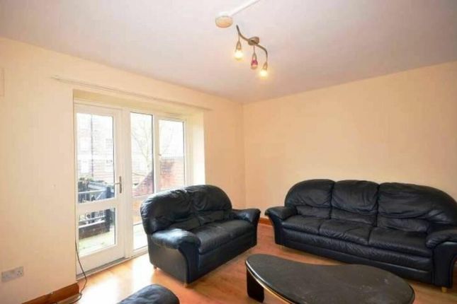 Flat to rent in Hillrise Mansions, Warltersville Road, Crouch Hill, London
