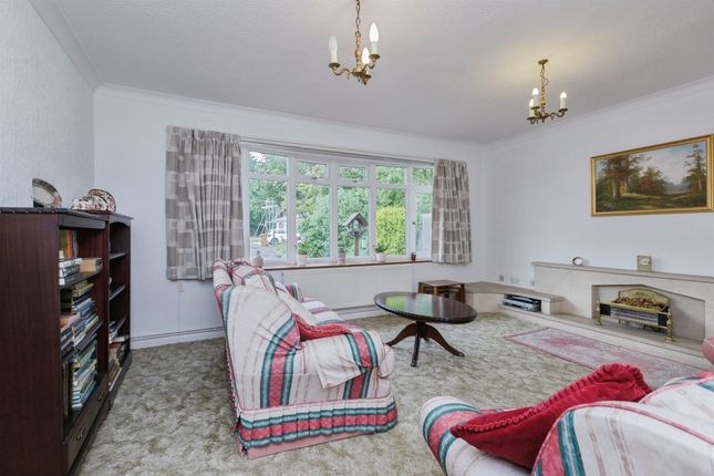 8, Elmtree Drive, Hinckley photo 4