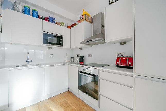 Flat 10, Brock House, 57, High Street, Maidenhead photo 2