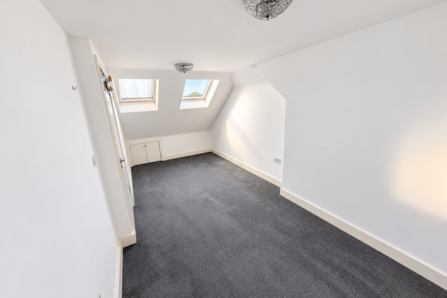 Collier Row Road, Romford photo 4