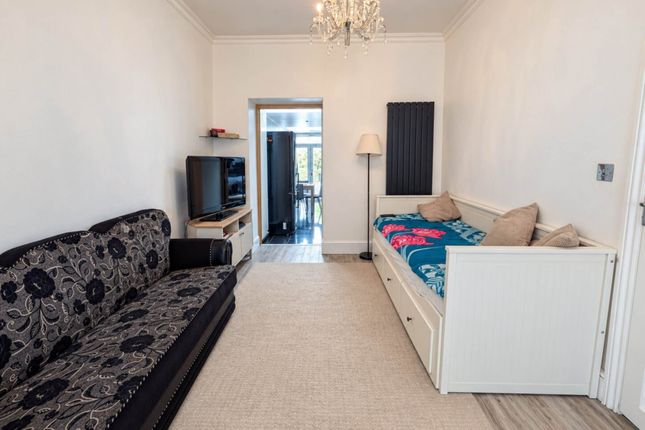 41, Henderson Road, London photo 4