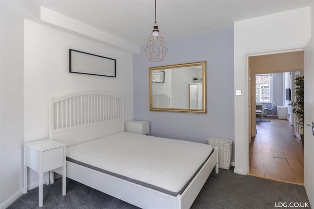 Flat to rent in Monmouth Street, Covent Garden