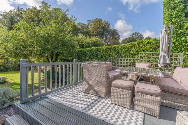 3 Fields Park Crescent, Newport photo 4