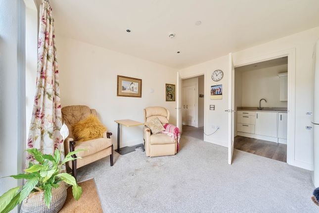 43 Garnier Drive, Bishopstoke Park, Eastleigh photo 4