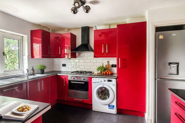 45, Imberhorne Lane, East Grinstead photo 2
