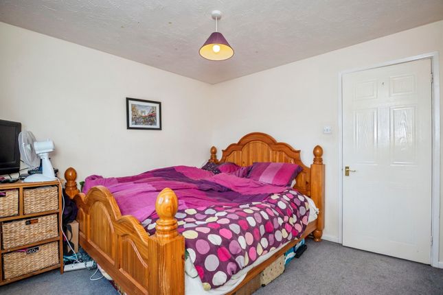102, Grasshopper Avenue, Worcester photo 4