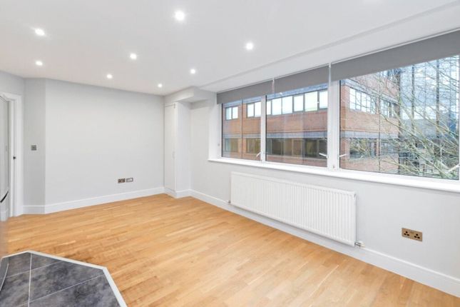 Flat 19, Hayley House,, London Road, Berkshire photo 3