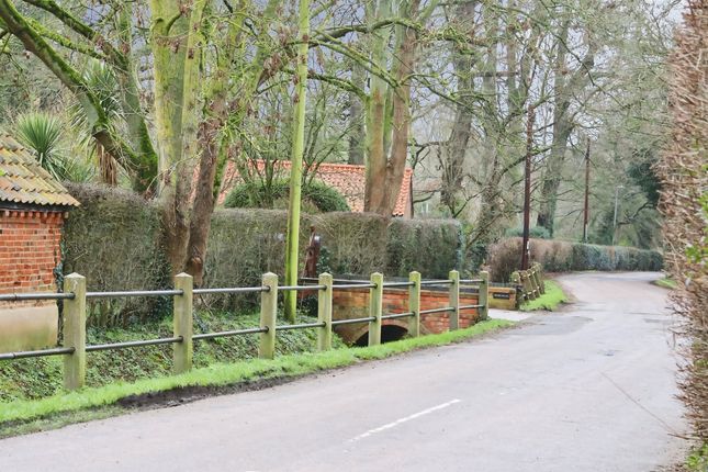The Meadowcroft, The Old Farmstead, C16, Old Main Road, Nottingham photo 3