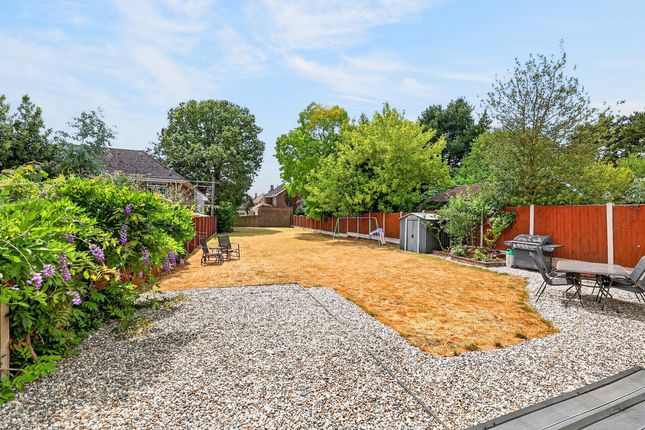 114, Kiln Road, Thundersley photo 4