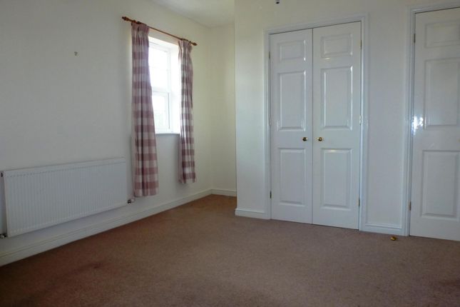 Town house to rent in Hambleton Avenue, North Hykeham, Lincoln