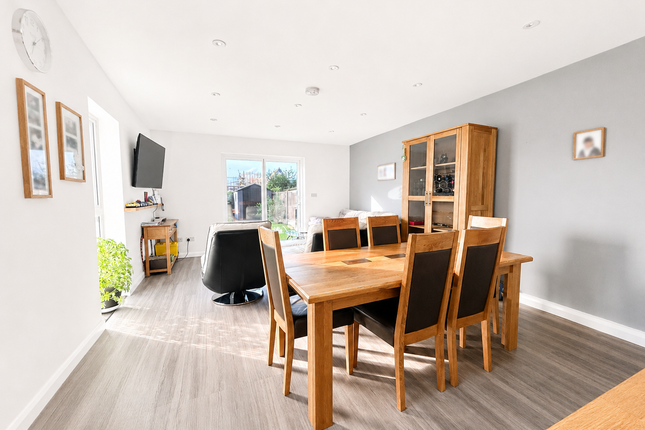119, Grove Road, Dunstable photo 2