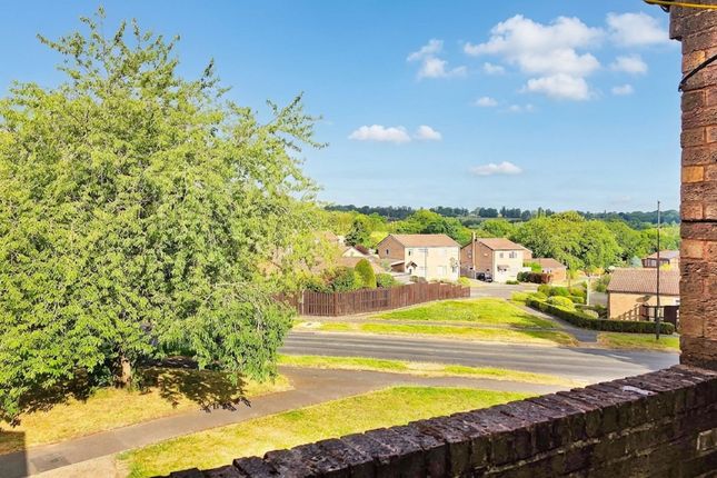 32 Oakamoor Close, Chesterfield photo 2