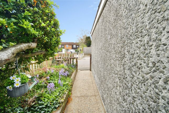 9, Meadow Close, Hertfordshire photo 5