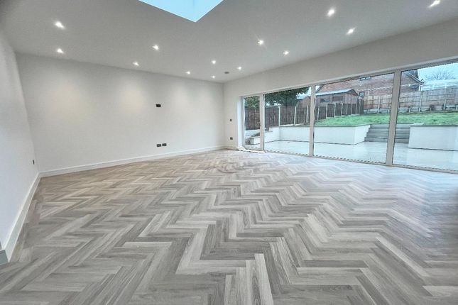 21 Homeway, Romford photo 3