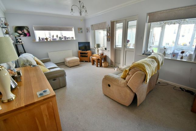 413, Ringwood Road, Ferndown photo 4