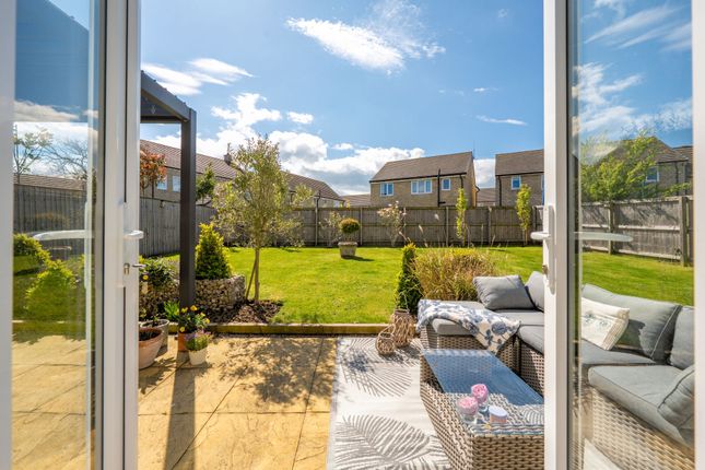 2 Nidd Croft, Harrogate photo 3