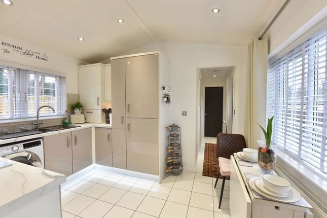 8b, Hinksford Mobile Home Park, Kingswinford photo 3