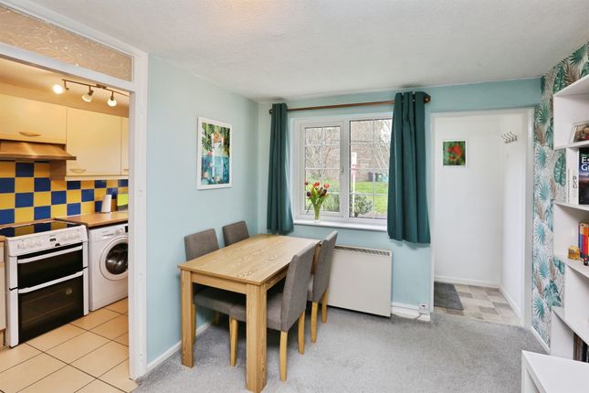 4, Cosford Close, Eastleigh photo 4
