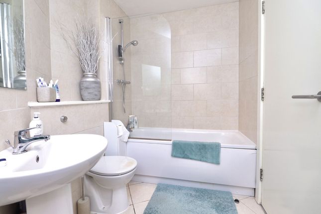 43, Regency Court, Sheffield photo 2