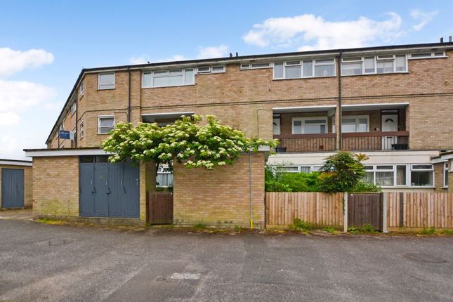 Thumbnail Flat for sale in Holtspur Way, Beaconsfield