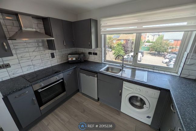 Flat, Abbey Court Bramford Road, Ipswich photo 3