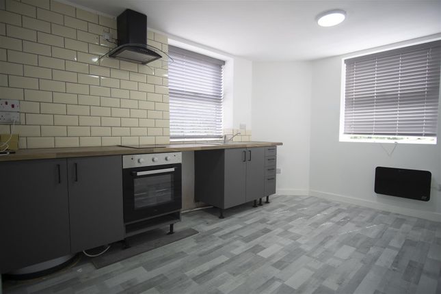 Thumbnail Flat to rent in Cambridge Walk, Preston