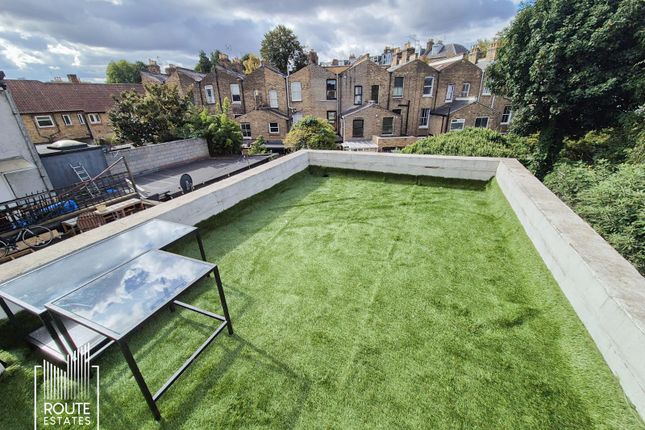 Flat 2XX 97, Green Lanes, Greater London photo 4