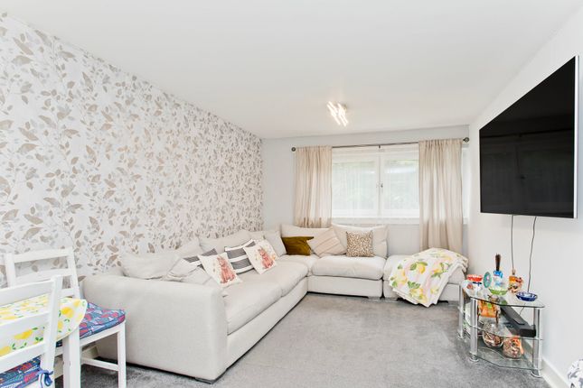 40/7, Calder Gardens, Edinburgh photo 2