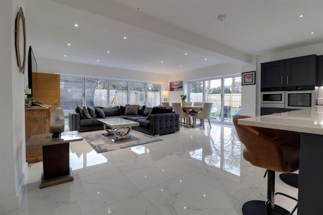 8, Leycroft Drive, Alsager photo 2