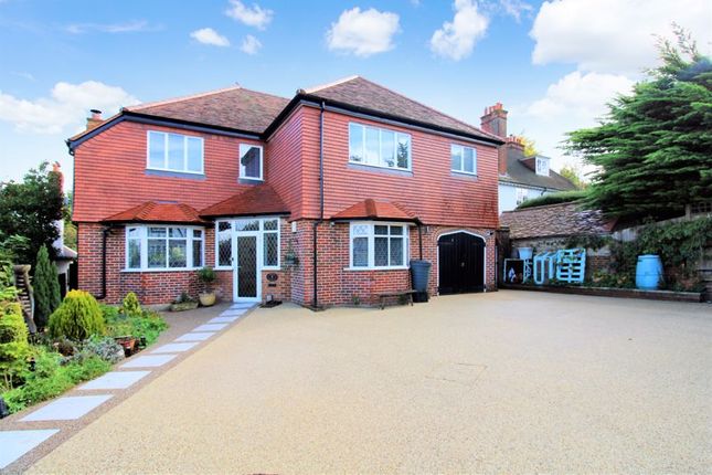 Thumbnail Detached house for sale in Heath Close, Banstead